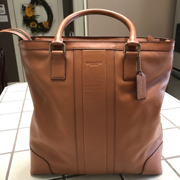 Coach Handbags - Beautiful Coach Bag 💼👠👒💕 Price Drop💕👠